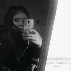 Meet your Posher, Mallory